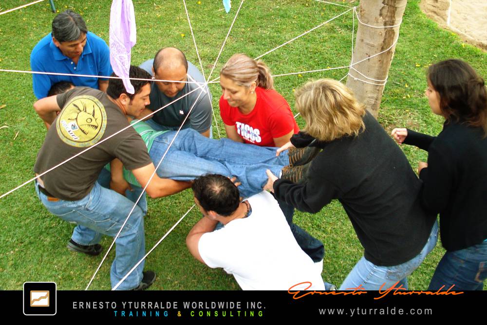 Team Building Coach LATAM | Experiencias outdoor y de coaching para elevar el desempeño organizacional