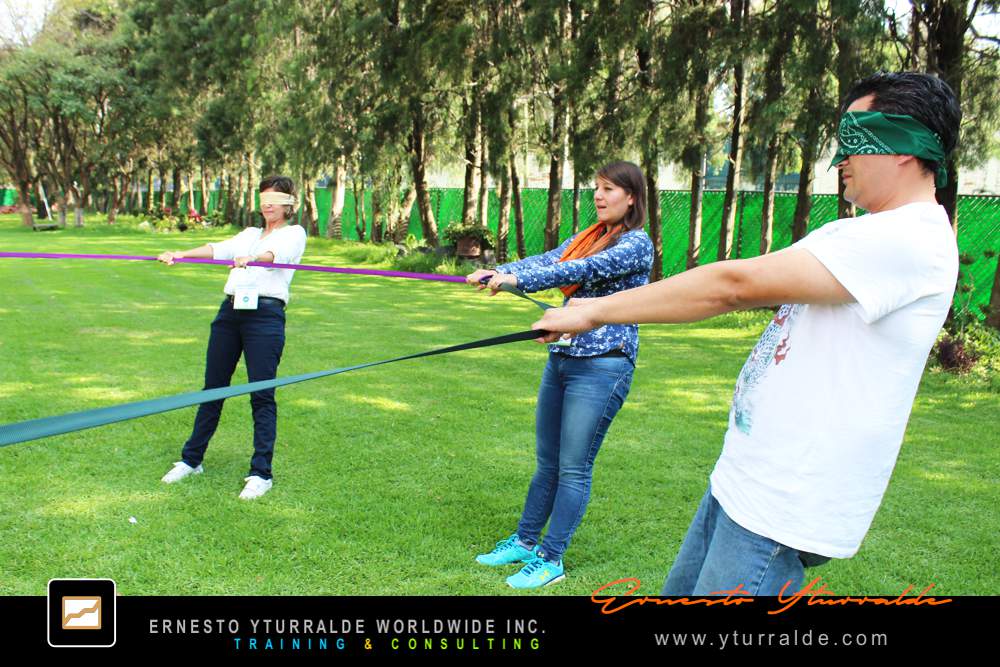 Team Building Coach LATAM | Coaching de Equipos para desarrollar confianza, cohesión y compromiso